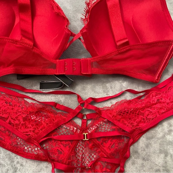 New! Victoria’s Secret Very Sexy Red Push Up Bra & Panty Set 10376 - Picture 7 of 10